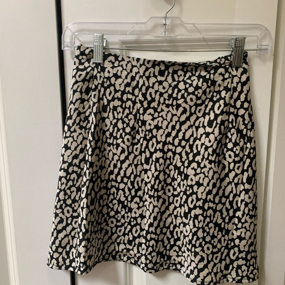 Princess Polly mini black and white skirt - Picture 1 of 6